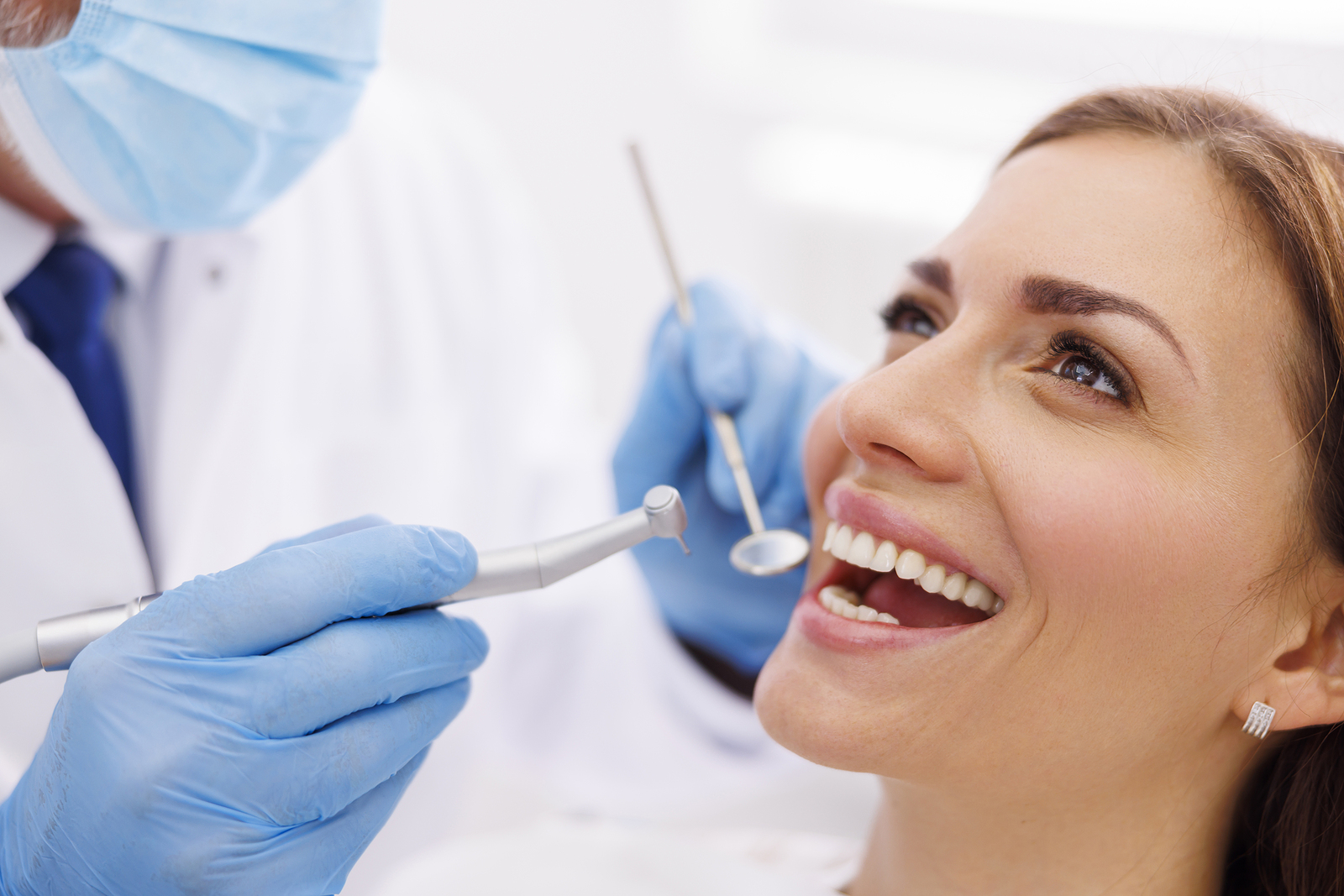 Is That Toothache Indicating a Root Canal? Look Out for These Five Signs!